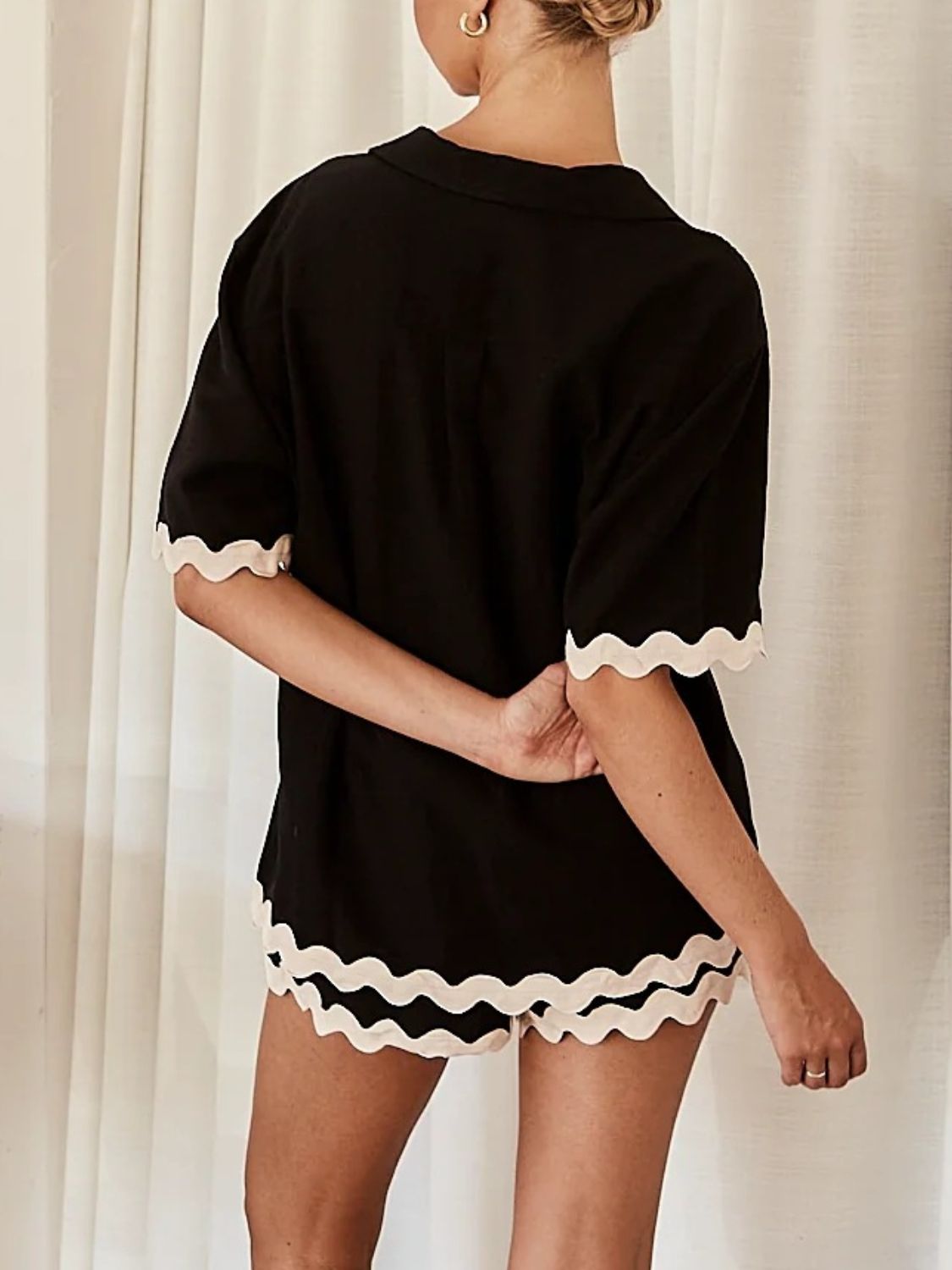 Contrast Trim Half Sleeve Top and Shorts Set